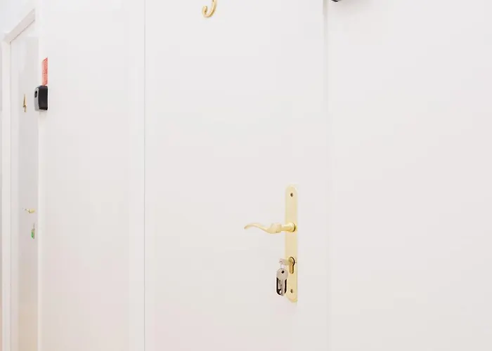 Quartos Economicos 3 Andar - Lc Лиссабон