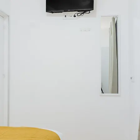 Quartos Economicos 3 Andar - Lc * Lisbona