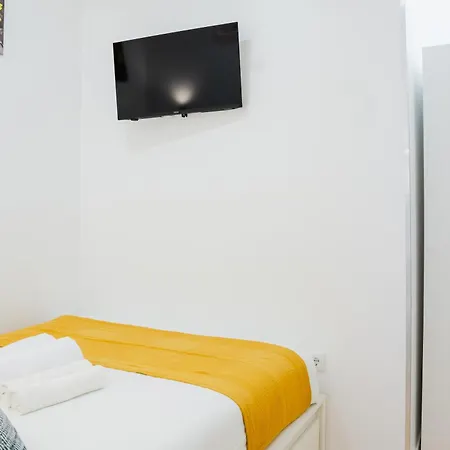 Quartos Economicos 3 Andar - Lc * リスボン